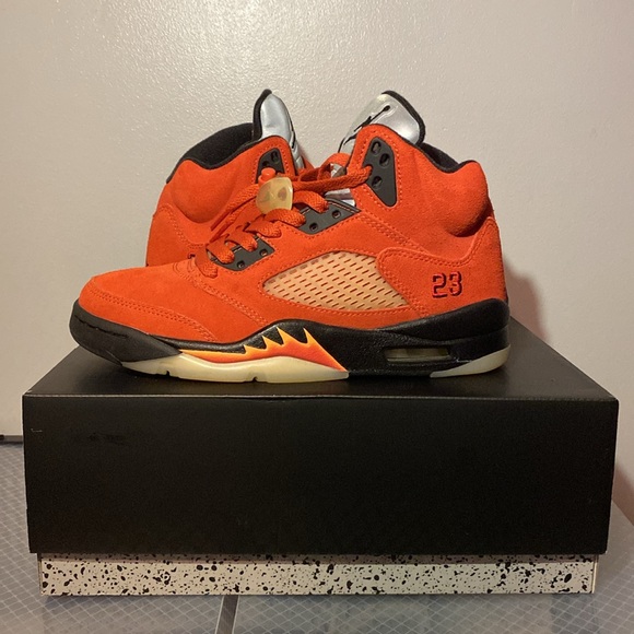 Reselling - Picture 3 of 8